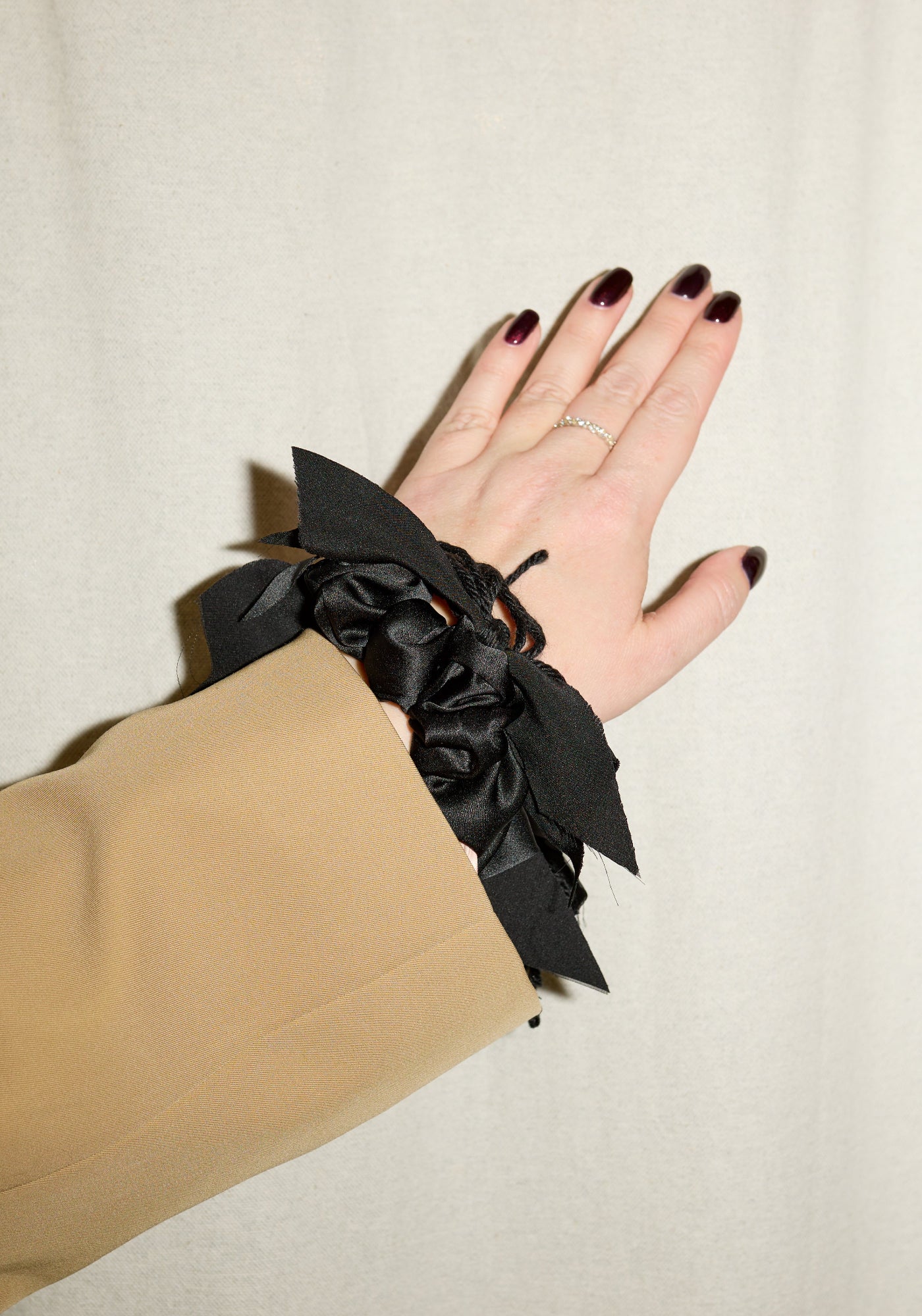 Чорна шовкова резинка Bobkova x Mon Mou