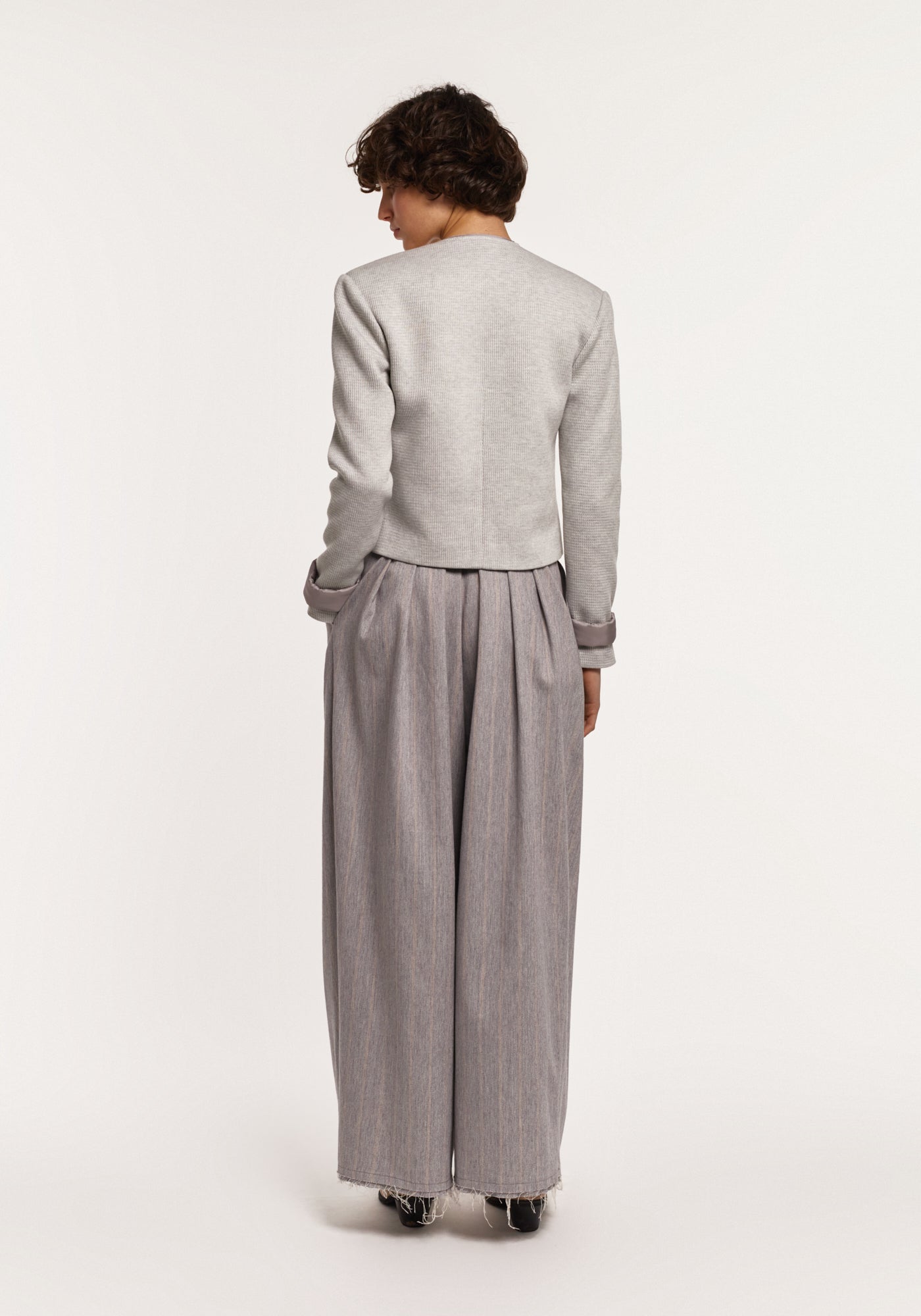 Сірий трикотажний жакет