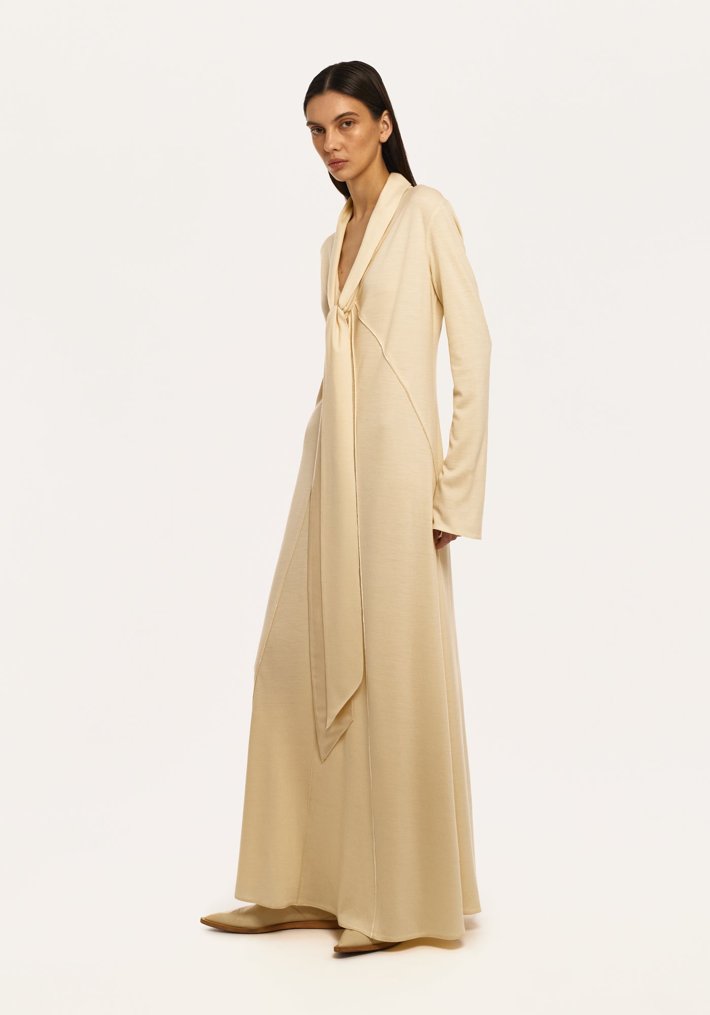 Ванільна трикотажна сукня з шовком