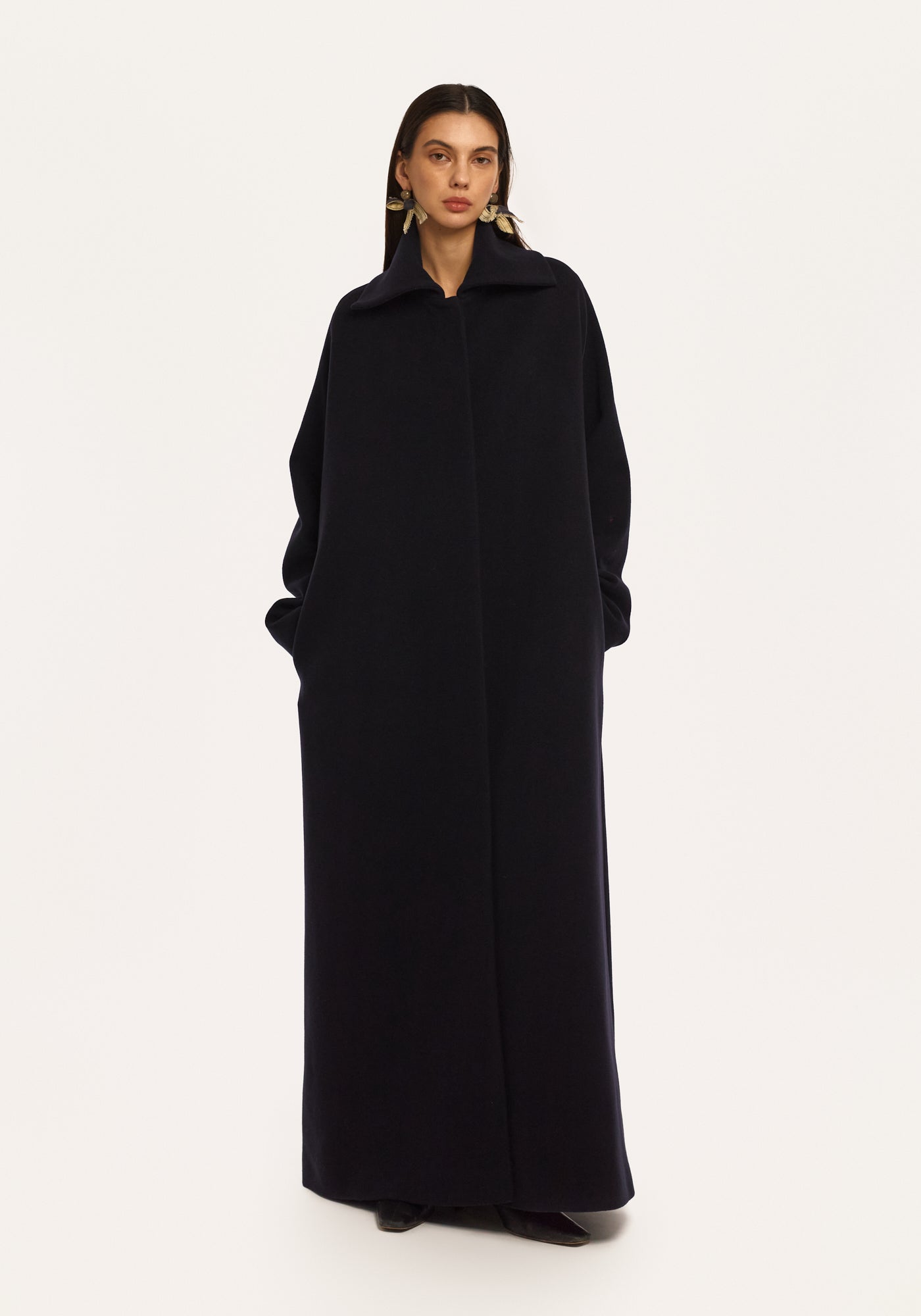 Темно синє вовняне пальто з накидкою