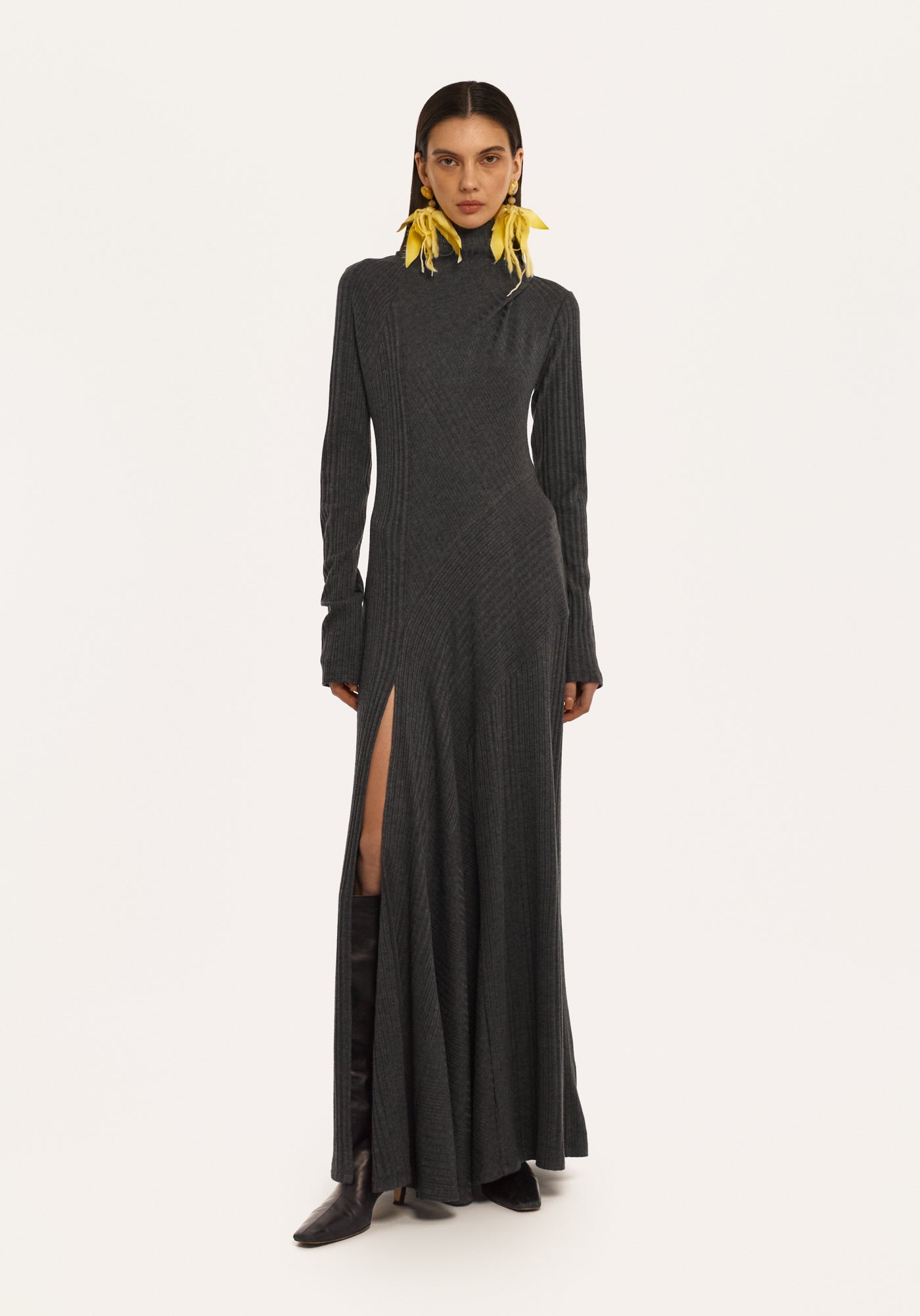 Сіра асиметрична трикотажна сукня