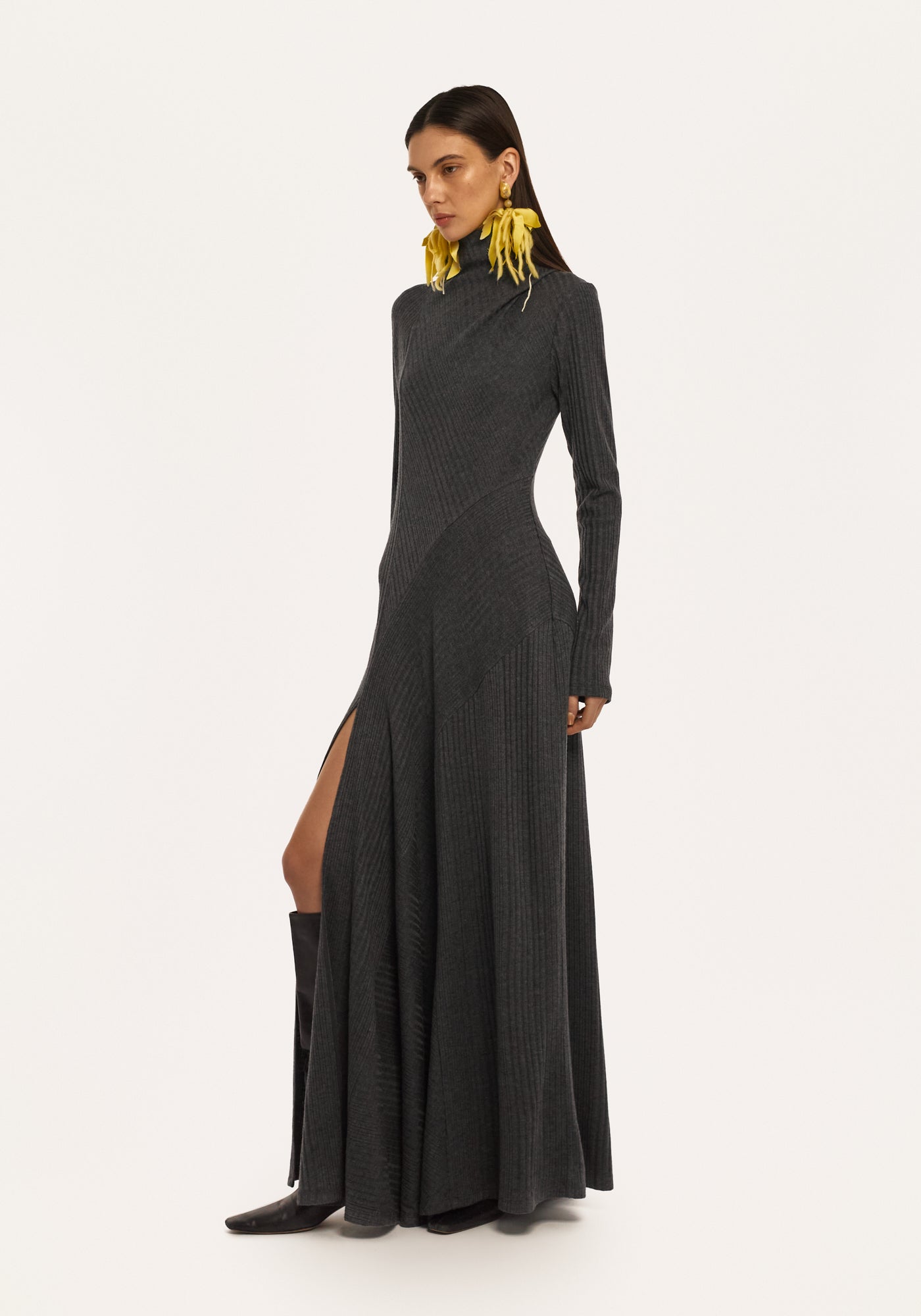 Сіра асиметрична трикотажна сукня