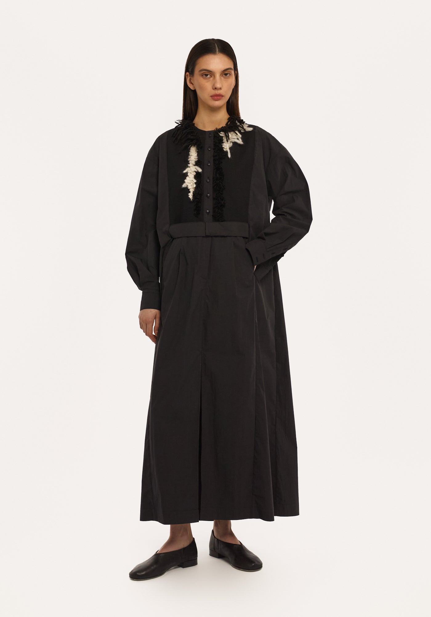 Чорна сукня сорочка з вишивкою