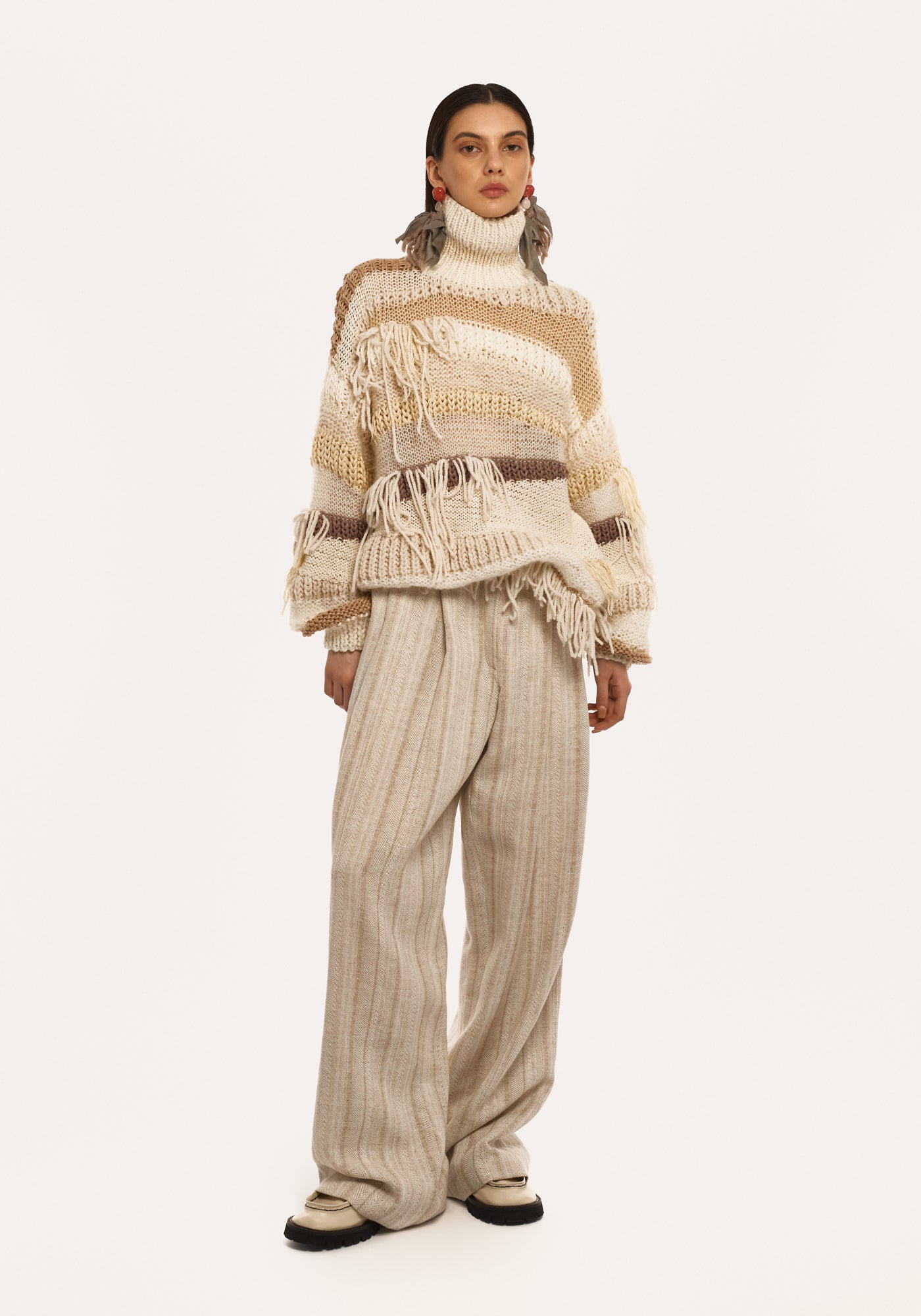 Светр ручної роботи кремовий