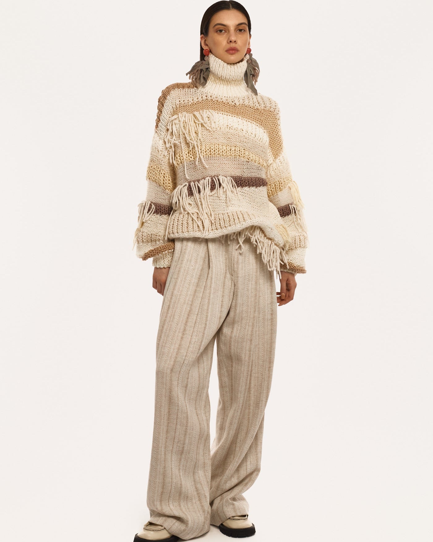 Светр ручної роботи кремовий