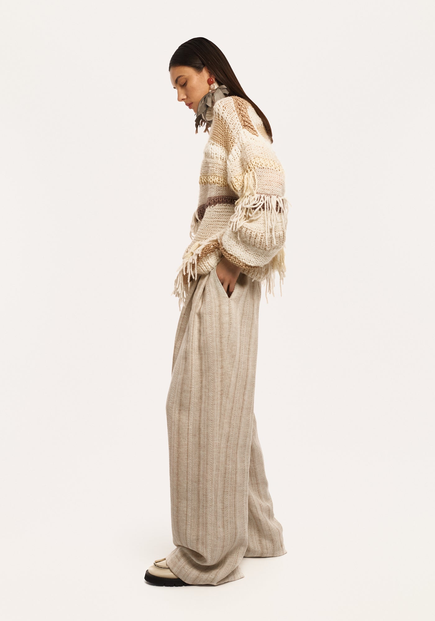 Светр ручної роботи кремовий