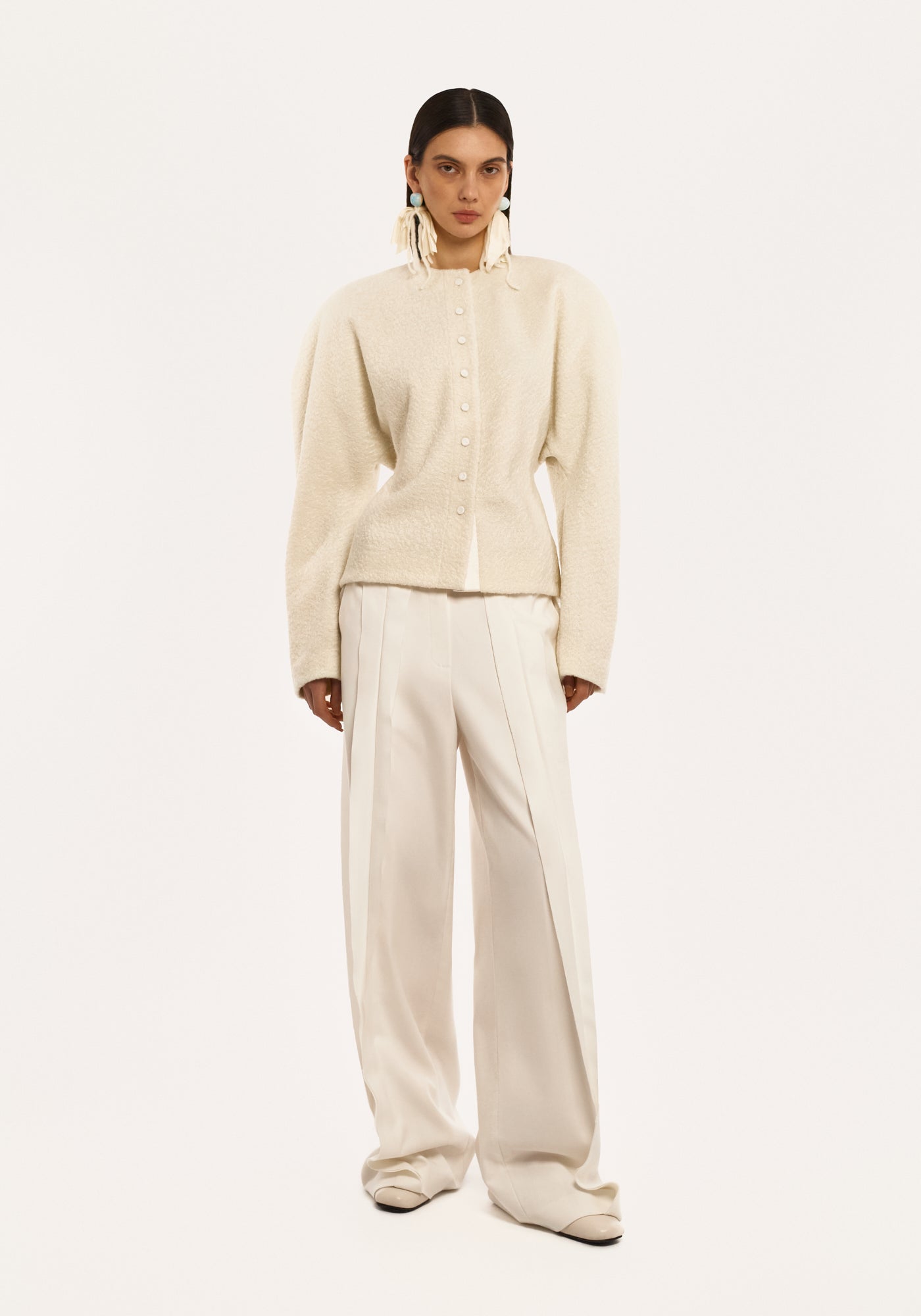 Білий трикотажний жакет