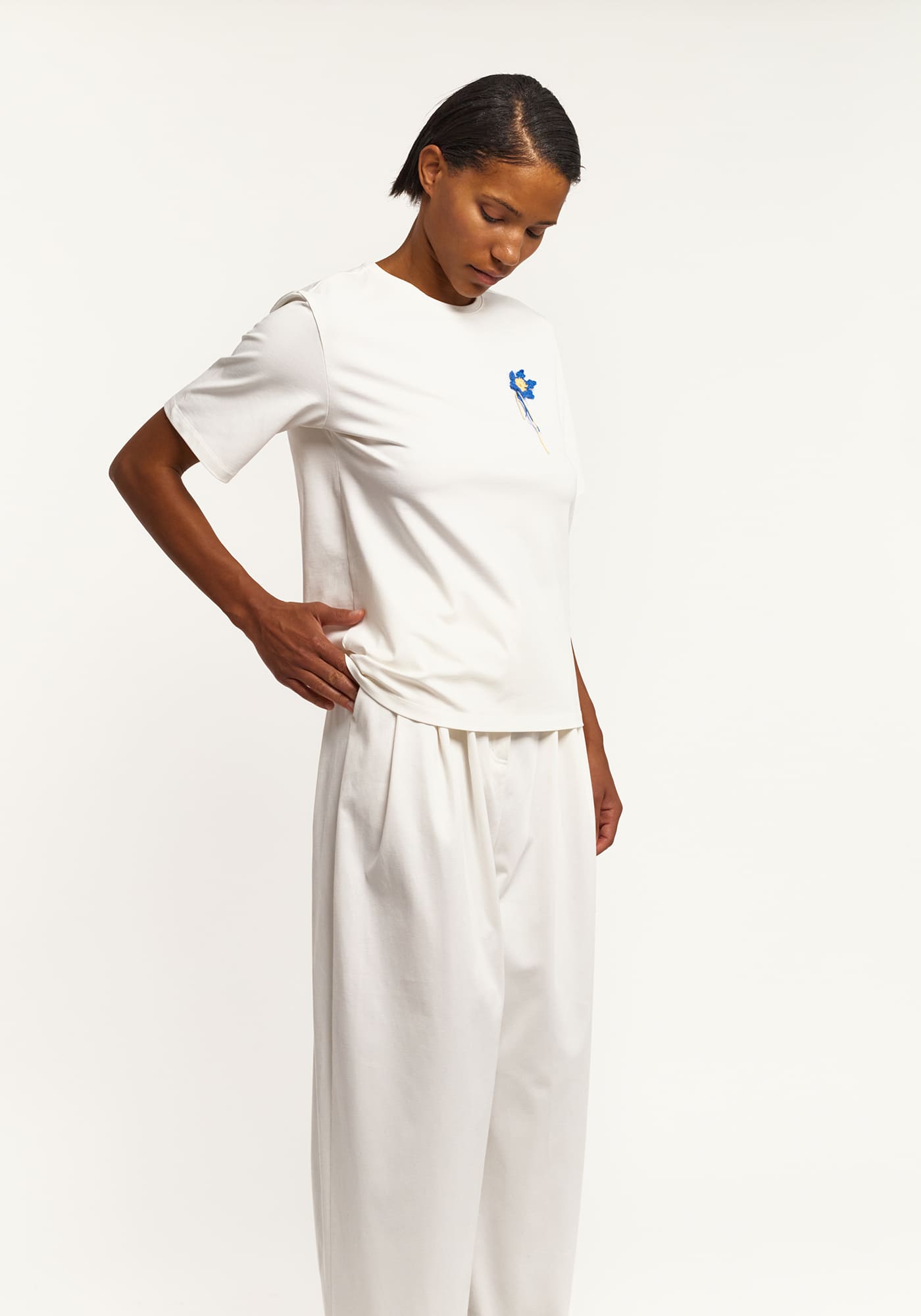 Футболка із квіткою