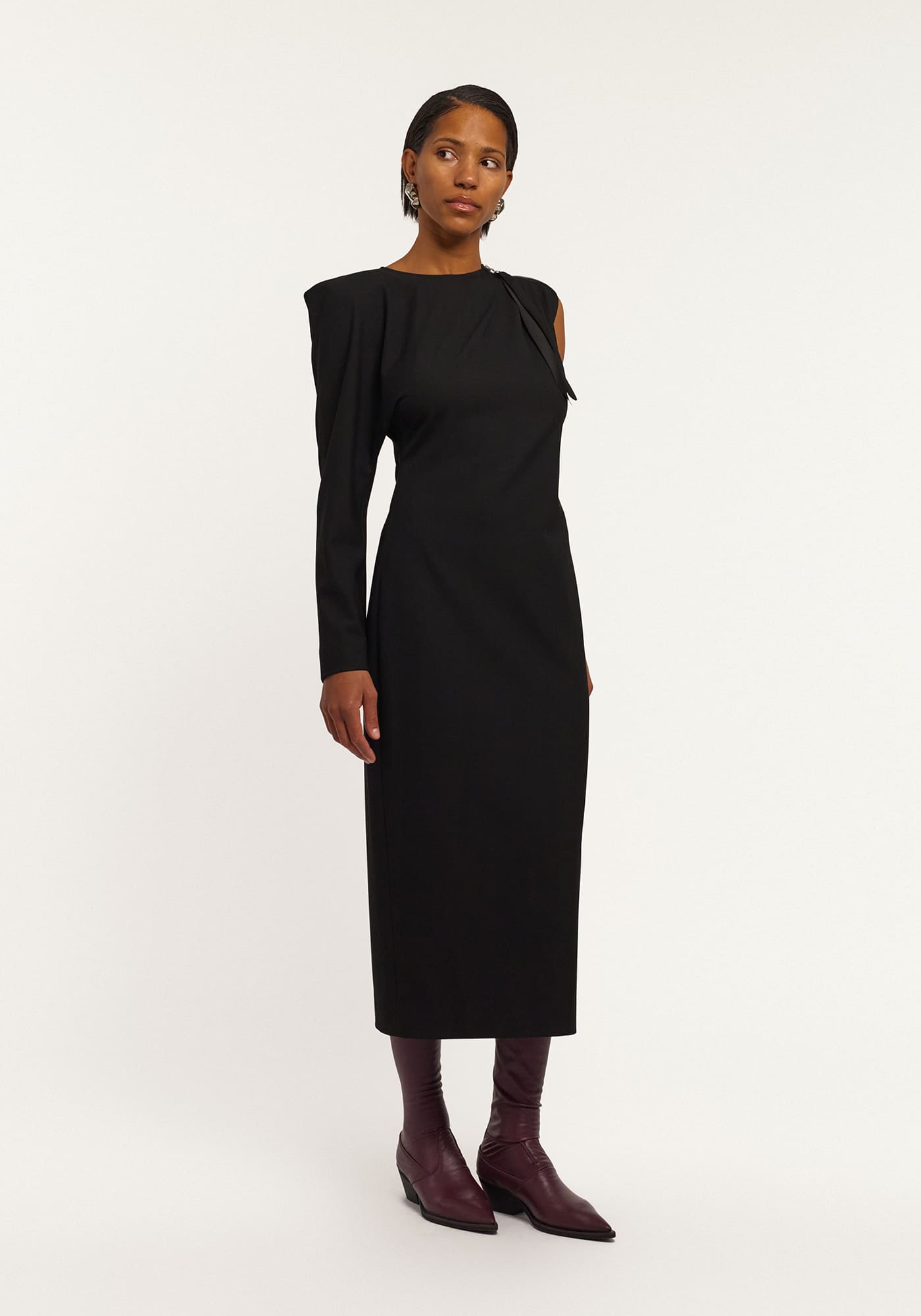 Асиметрична сукня