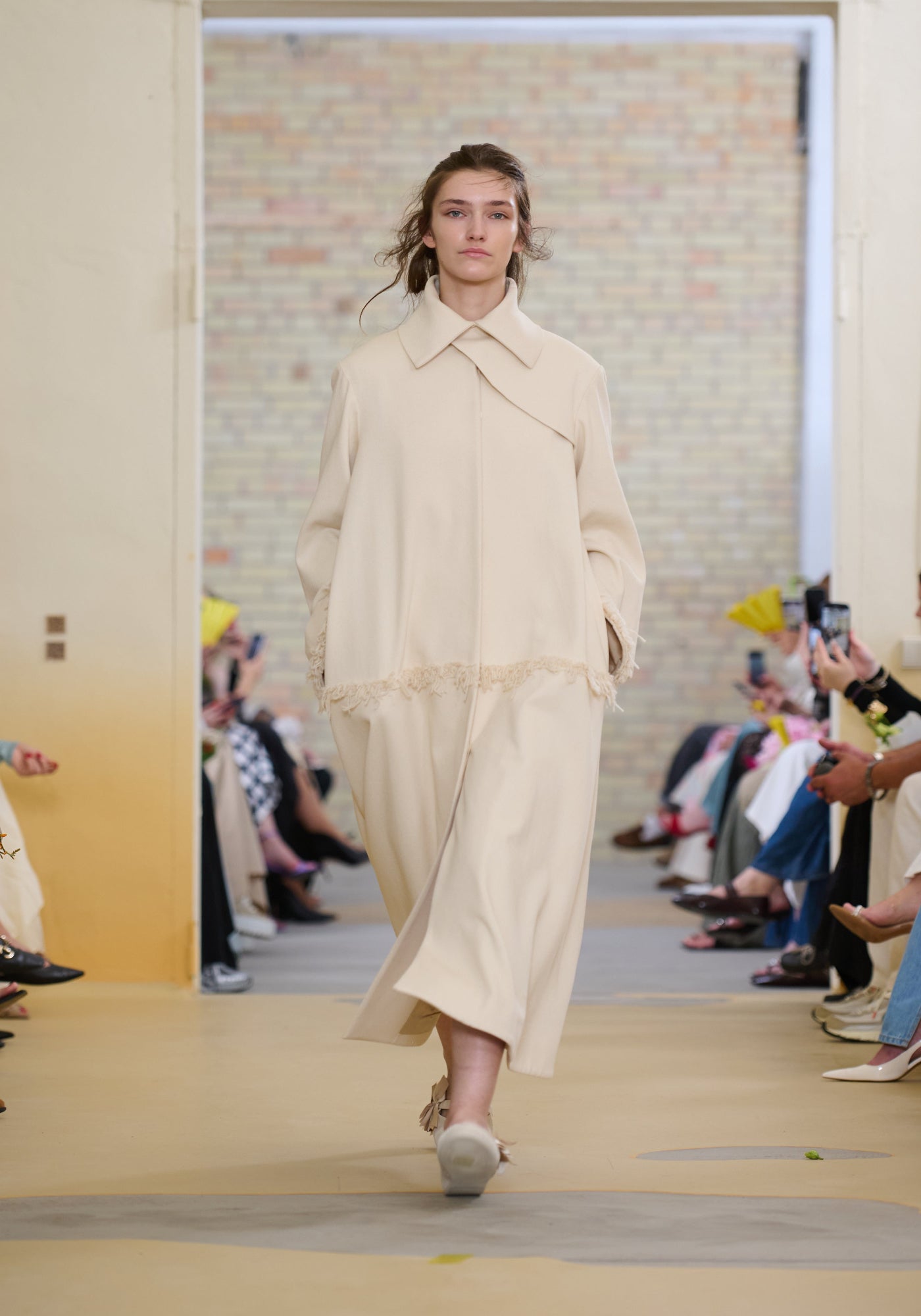 Бавовняне пальто з крафтовою вишивкою