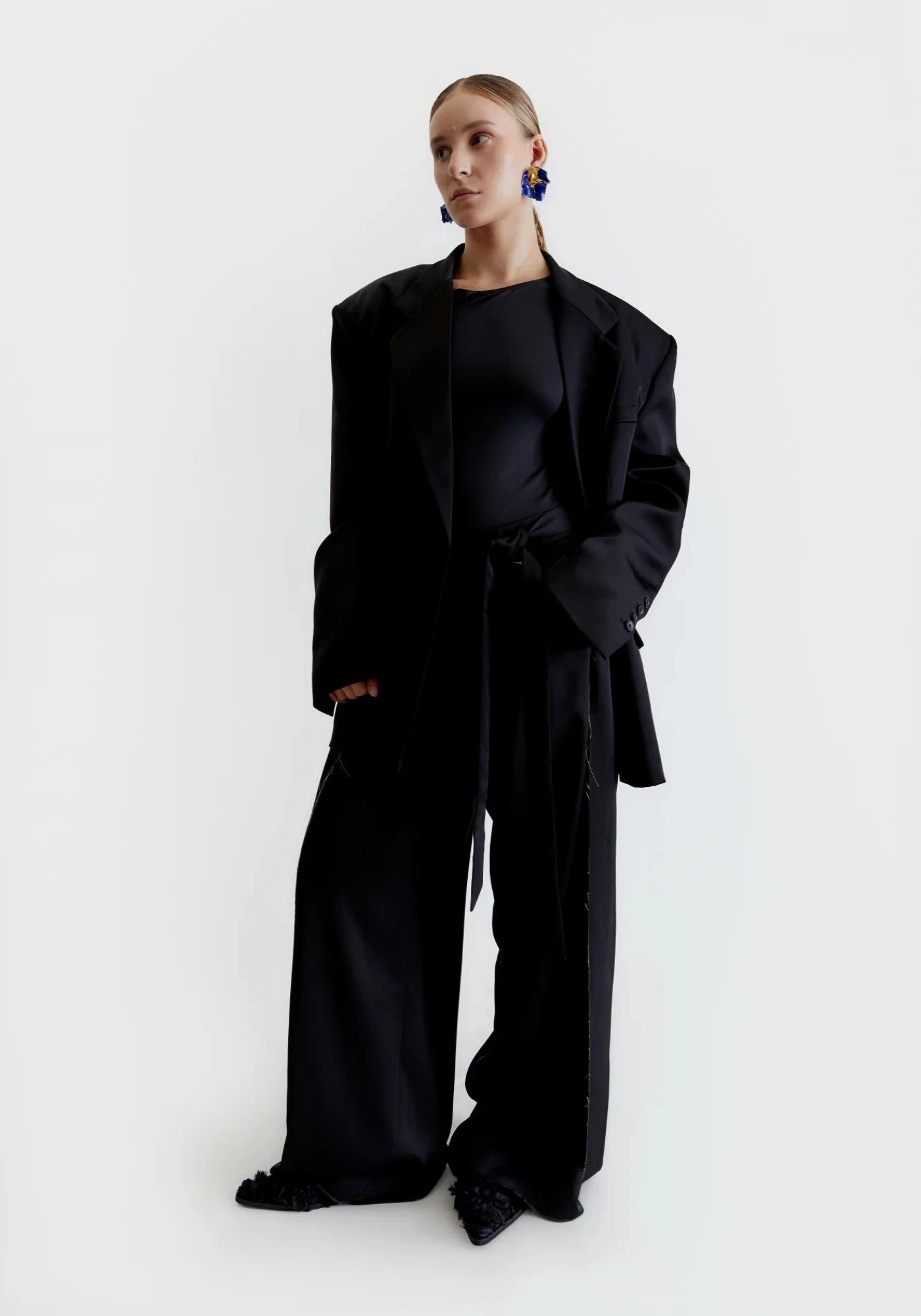 Чорний оверсайз жакет