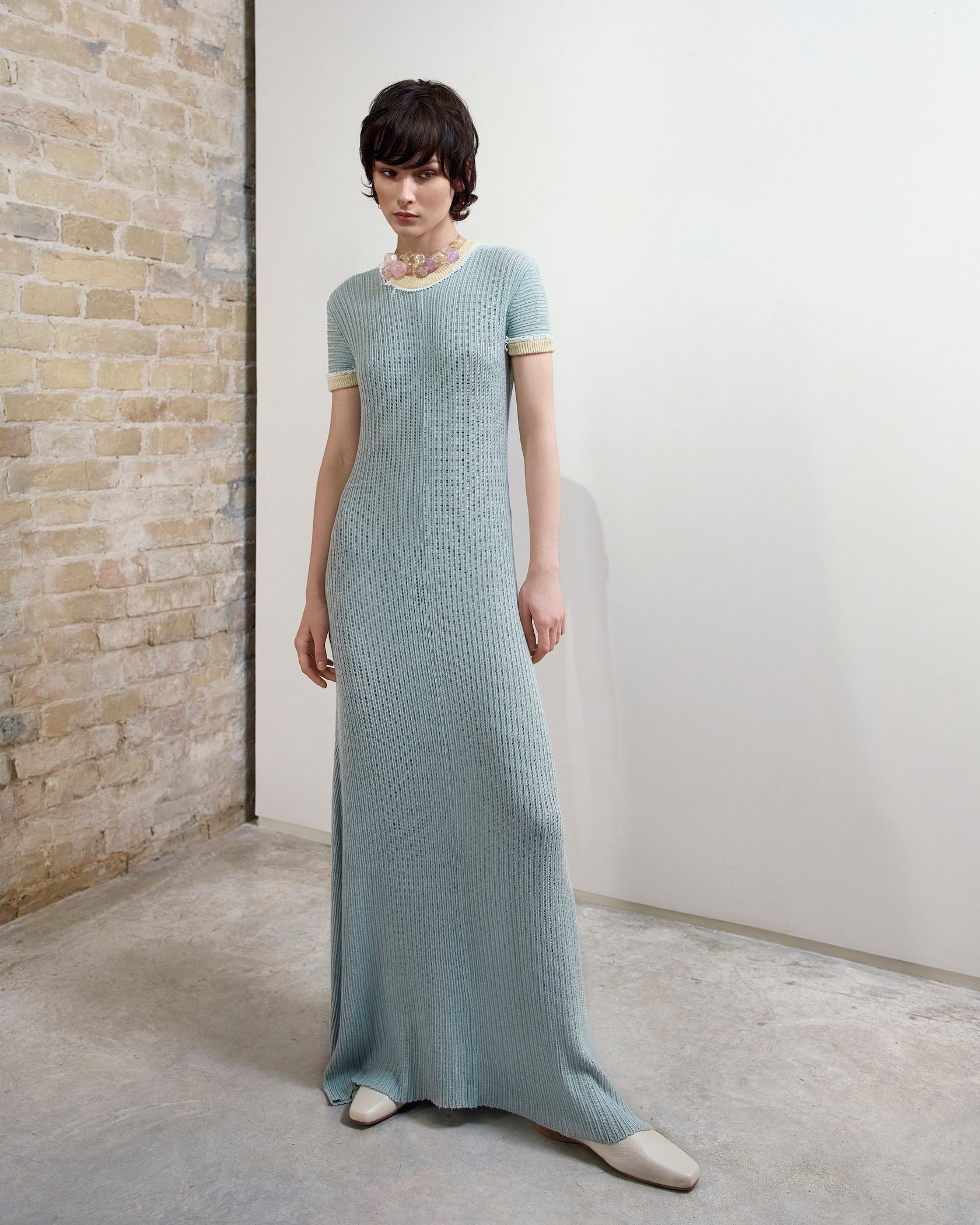 В'язана блакитна сукня