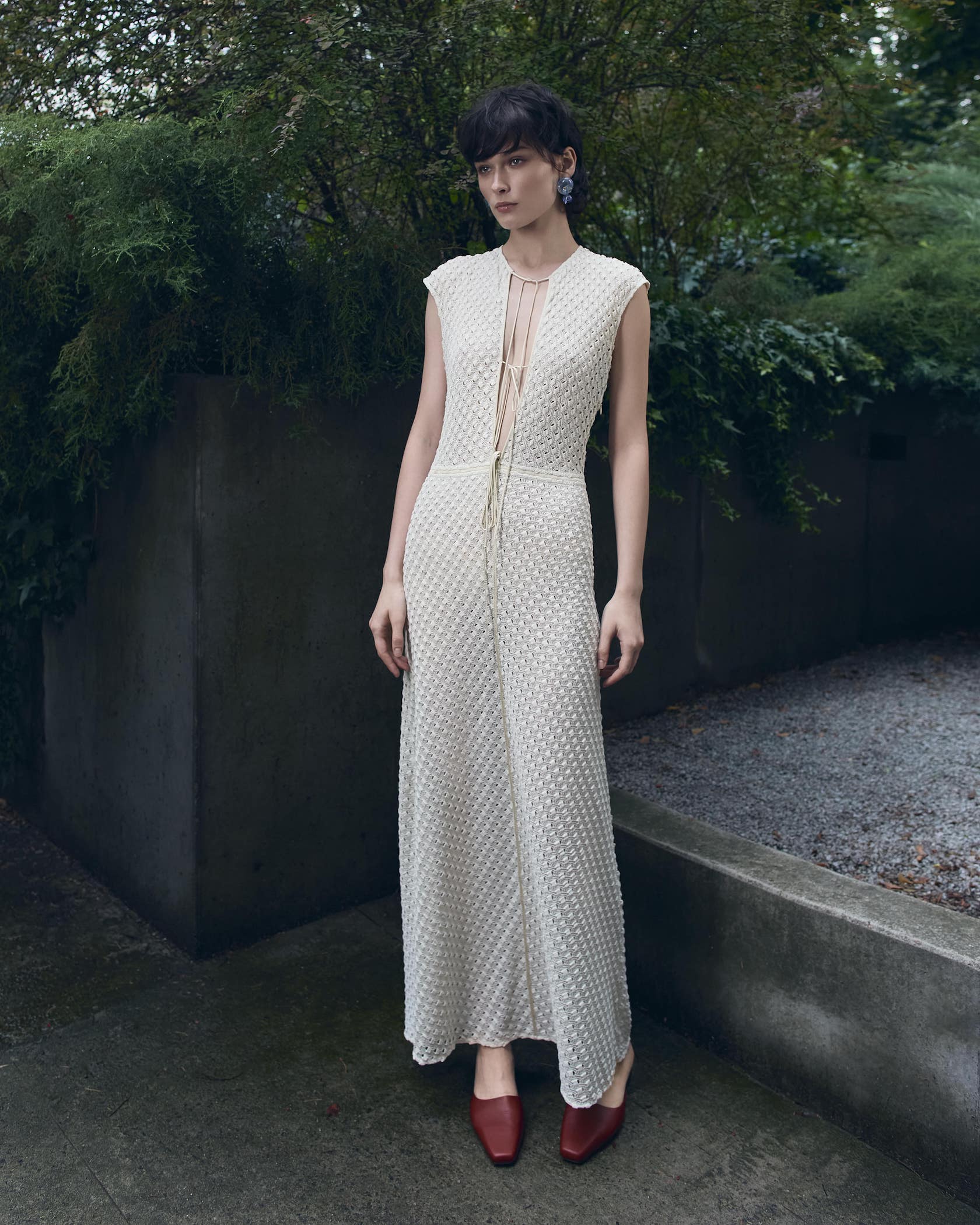 Сукня з мережива з шовковими стрічками