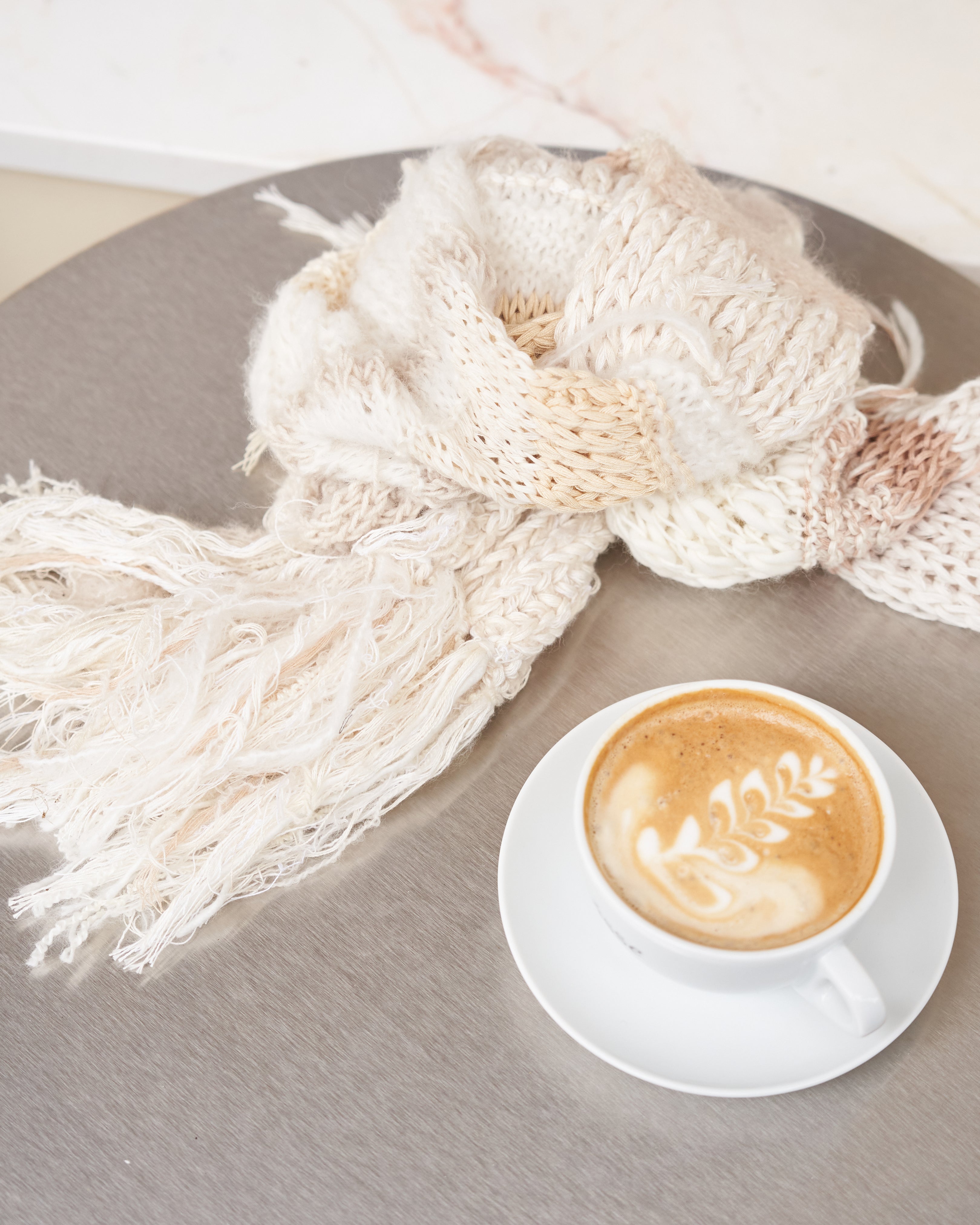 Шарф бежевий ручної роботи