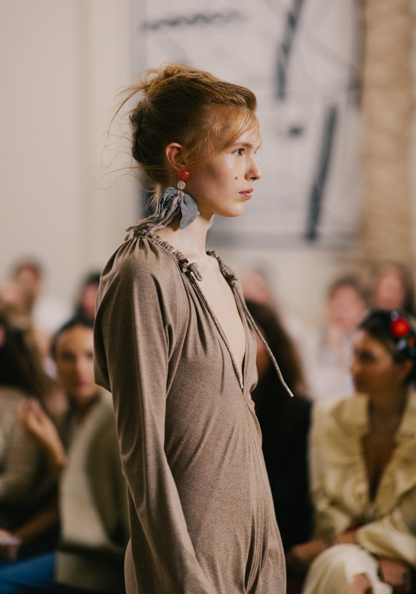 Сережки сірі  з камінням кварц