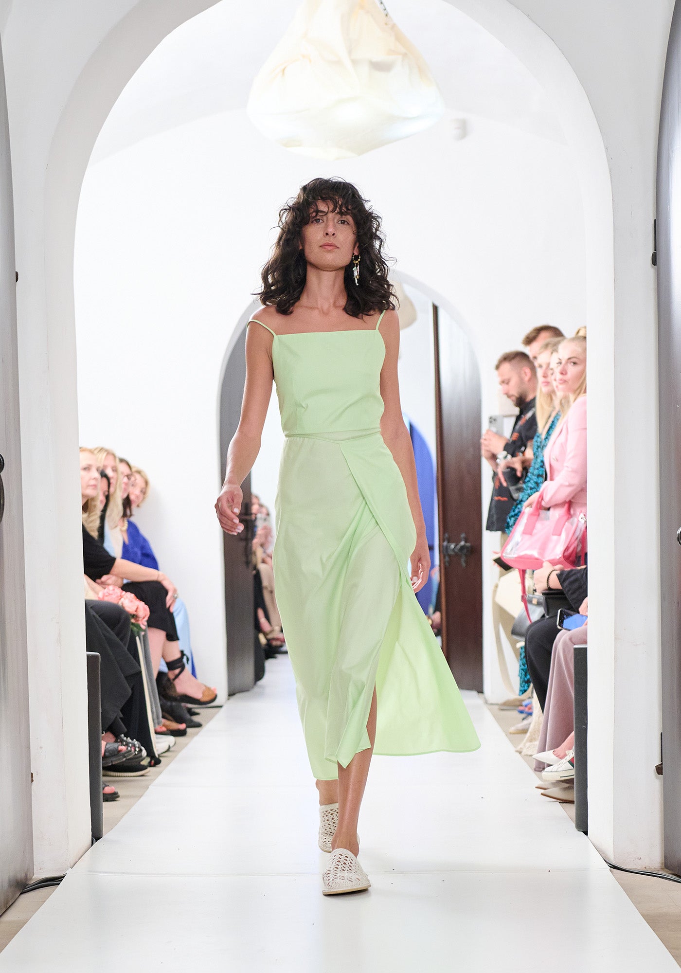 Салатний сарафан на запах