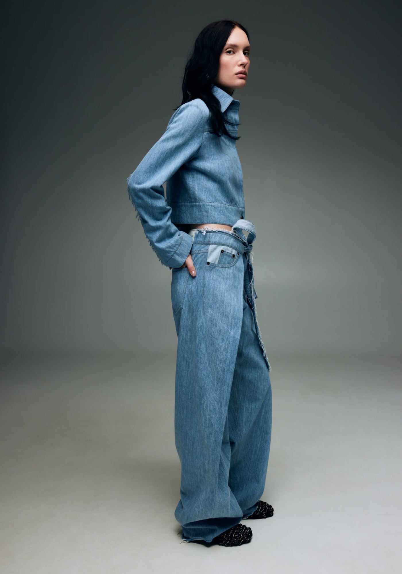 Джинсова  куртка