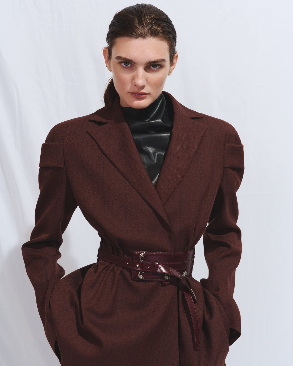 Жакет приталеного силуету кольору mahogany