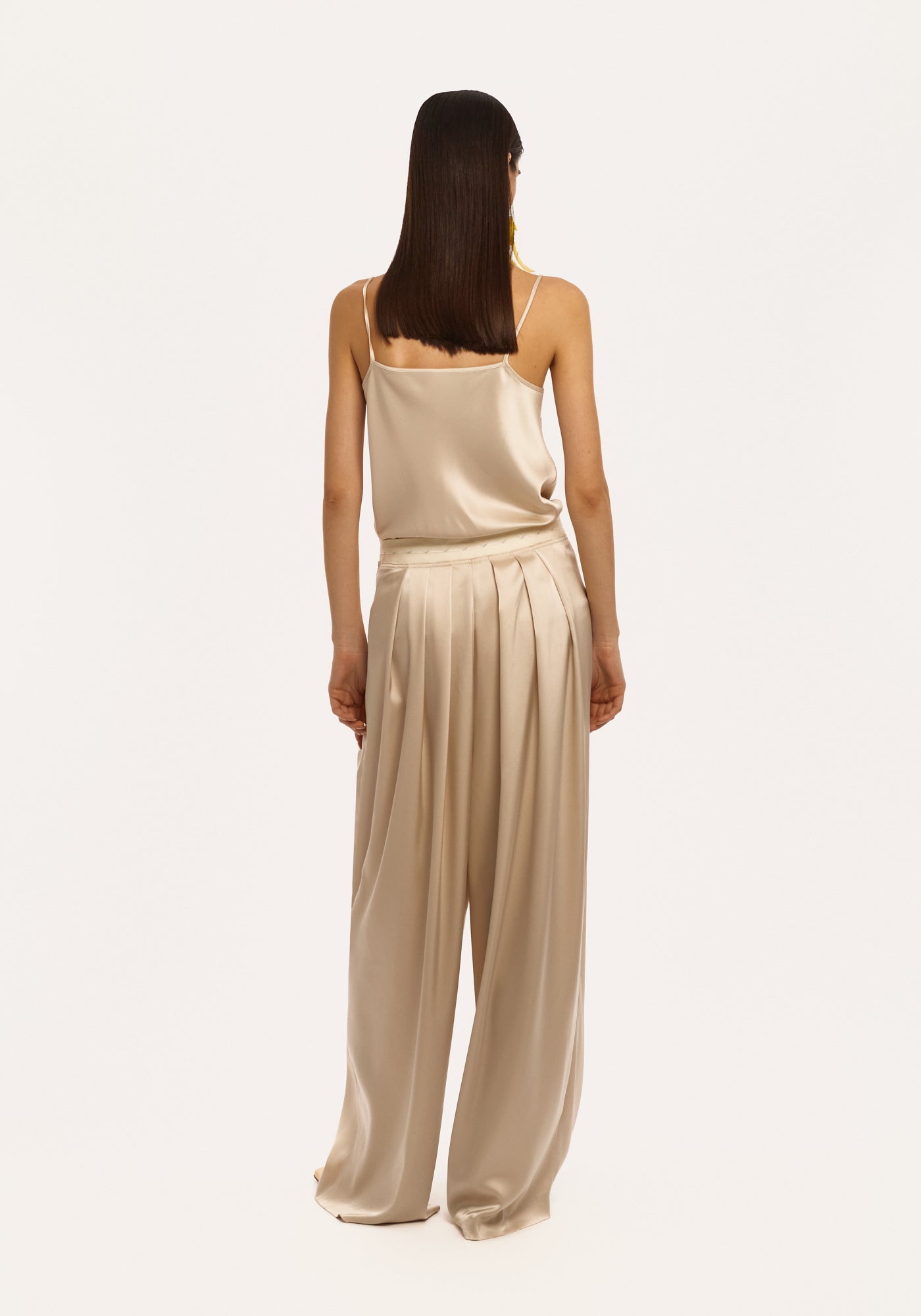 Майка шовкова бежева