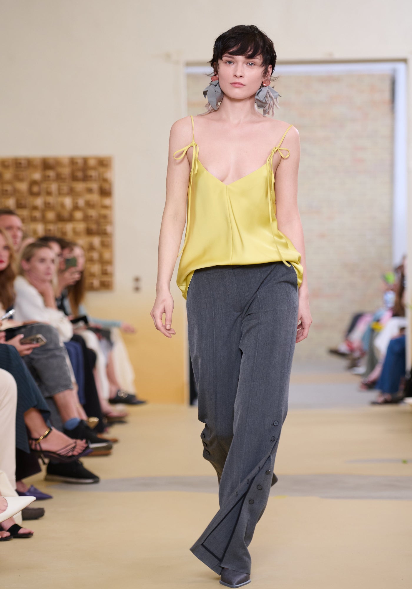 Майка шовкова лимонна