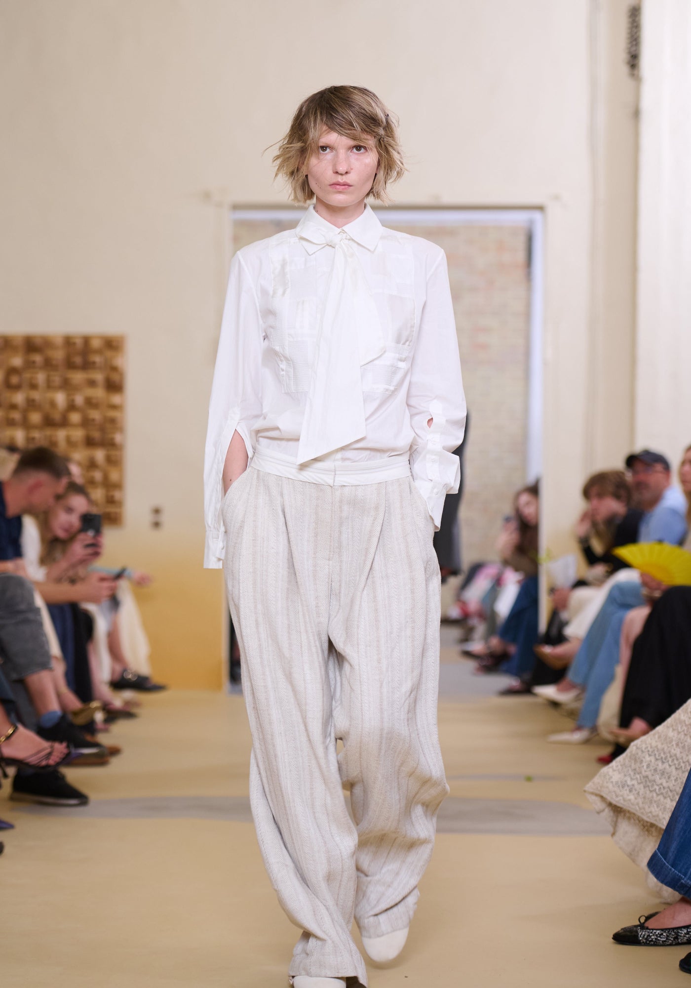 Сорочка біла печворк з краваткою