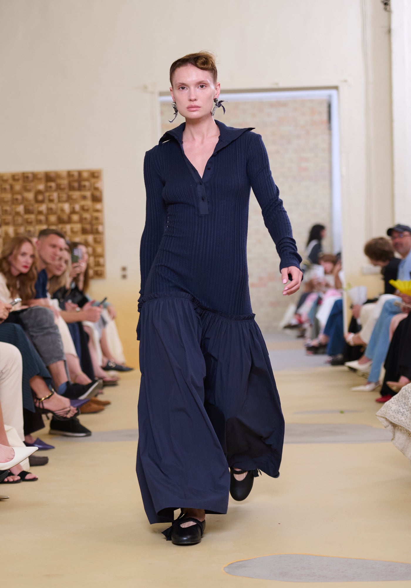 Темно-синя сукня туту на ґудзиках