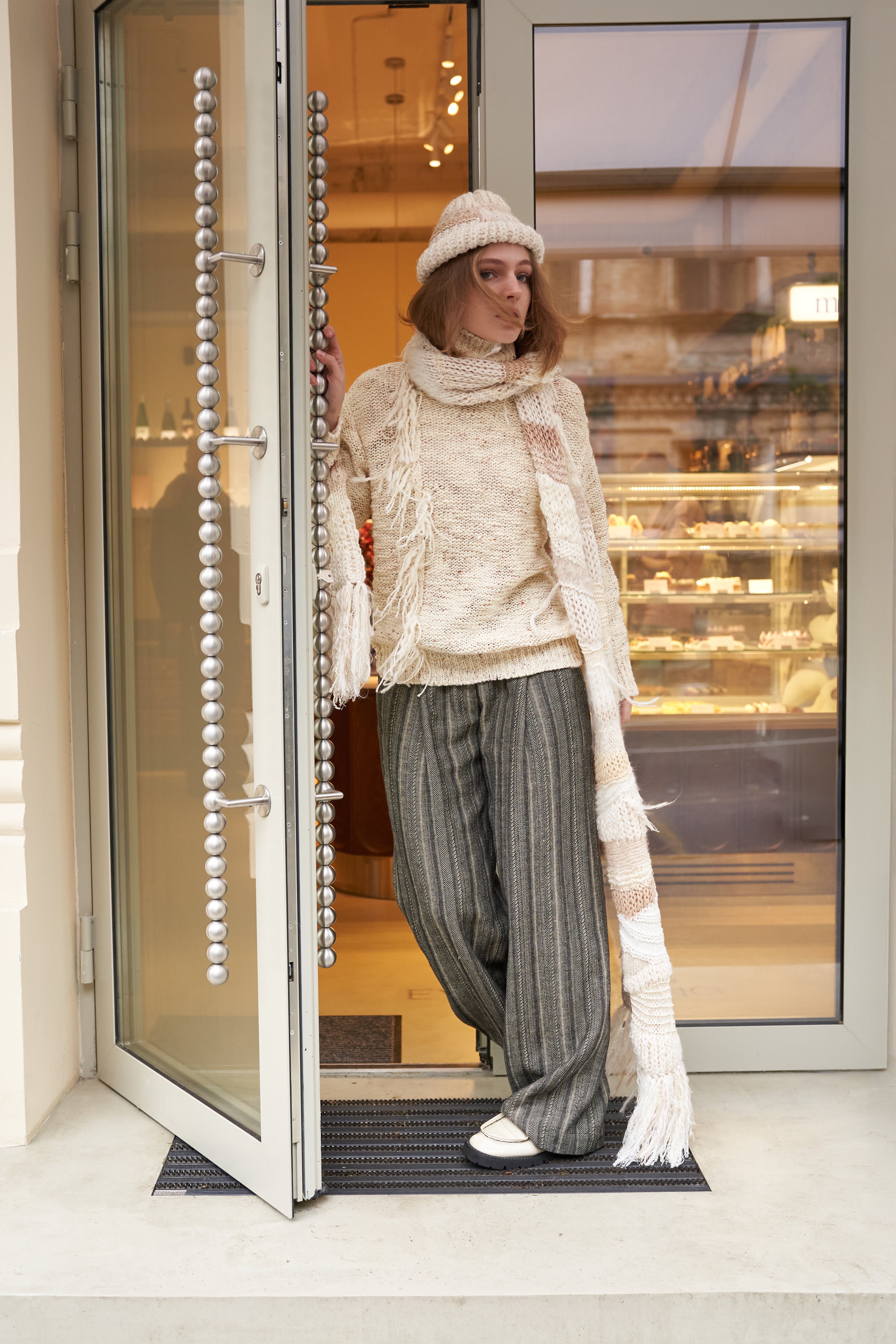 Шарф бежевий ручної роботи